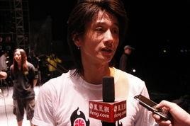 高旗照片